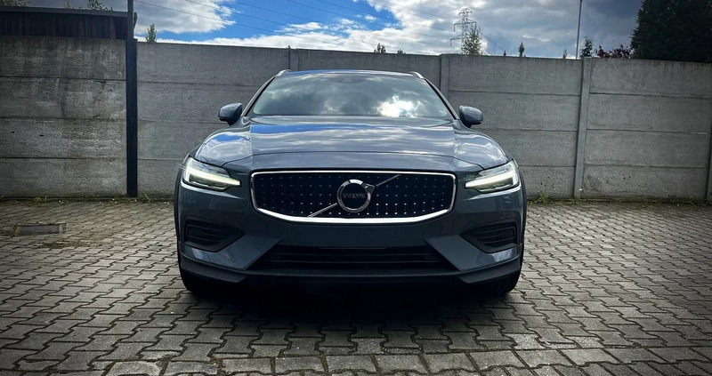 Volvo V60 Cross Country cena 174900 przebieg: 34891, rok produkcji 2022 z Skoczów małe 352